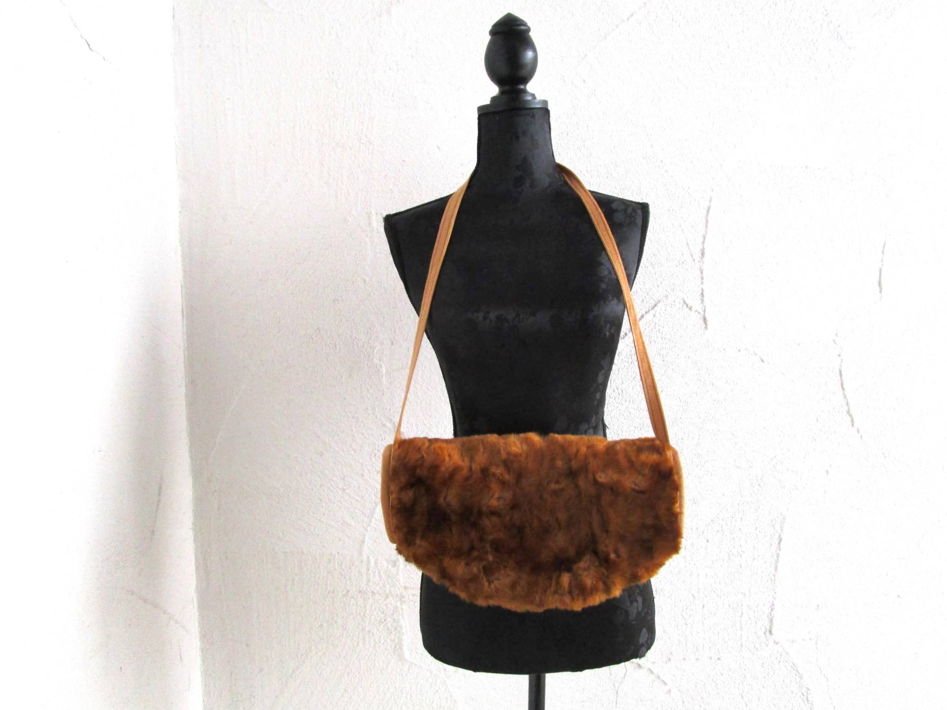 Muff Handwärmer Echte Schafschurwolle Cremefarben Kunstfell Braun von ZEITJUWELEN