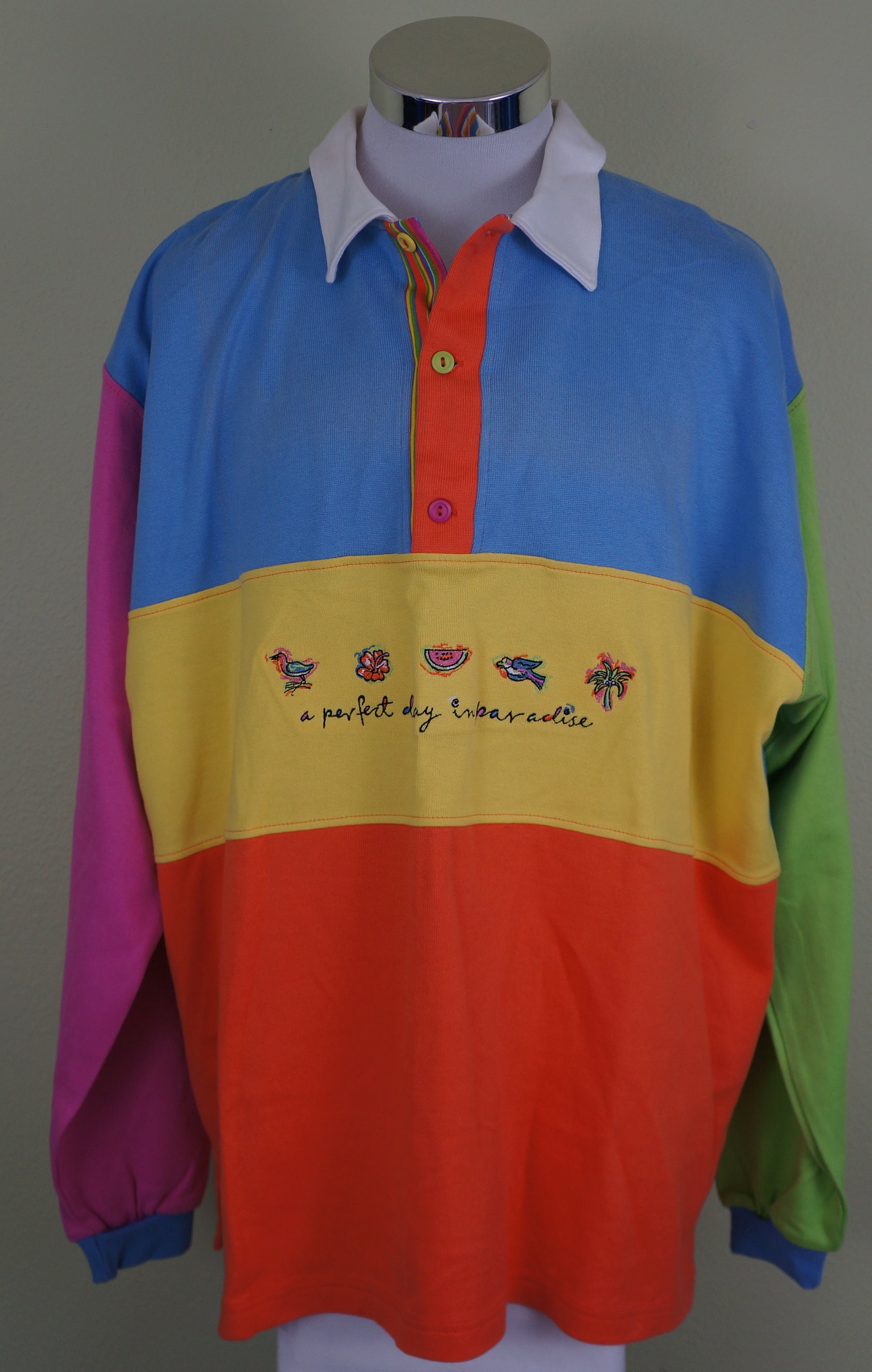 Ein Perfekter Tag Im Paradies Long Sleeve Polo Multi-Colorful Shirt Größe Groß Ein Perfekter Tag Im Paradies Long Sleeve Polo Multi-Colorful Shirt Größe Groß von ZIEHO