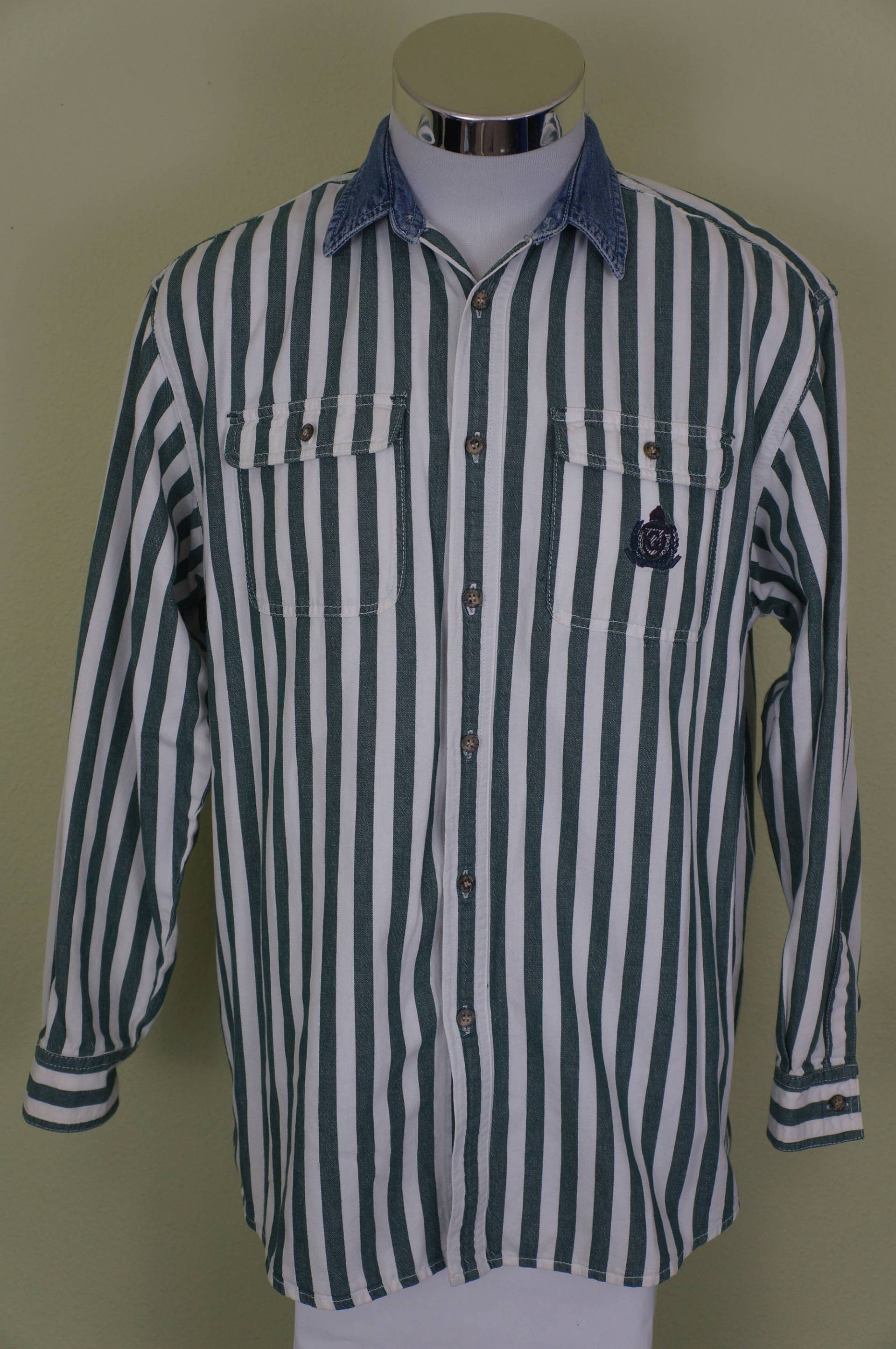 Guess Gestreiftes Button Down Shirt Grün Weiß Gr. Xl Guess Gestreiftes Button Down Shirt Grün Weiß Gr. Xl von ZIEHO