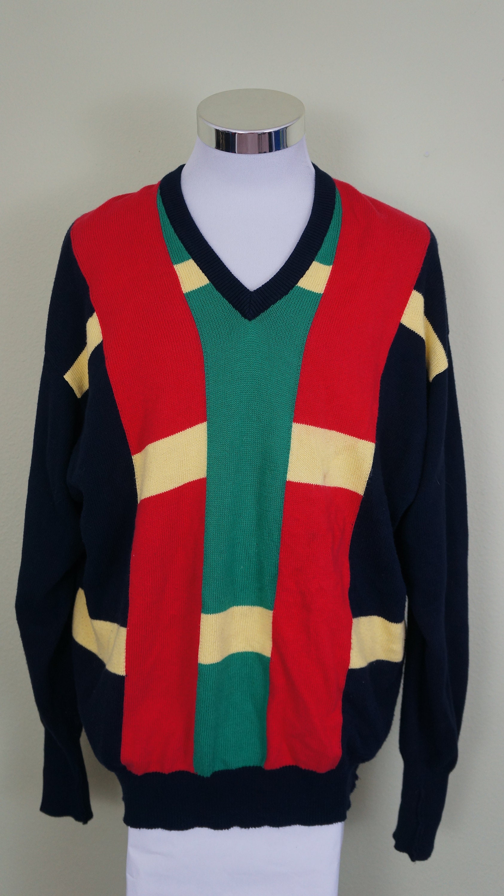 J Mcinerney Ltd. Blue Red Yellow Green V-Neck Sweater Size 122/48 J Mcinerney Ltd. Blue Red Yellow Green V-Neck Sweater Size 122/48 von ZIEHO