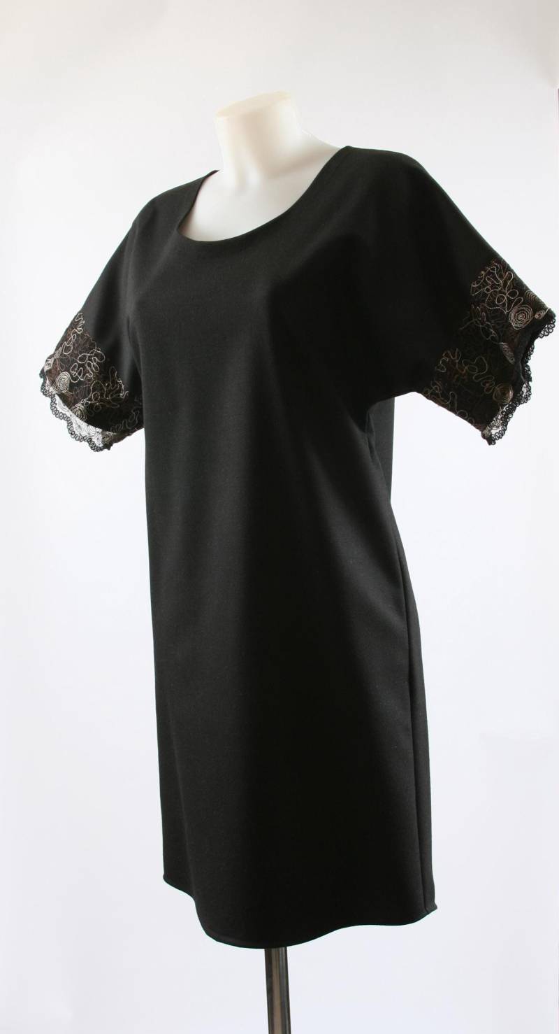 Kleid Aus Wollmischung Mit Spitzeneinsatz An Den Ärmeln, Schwarzes von ZIGZZAG