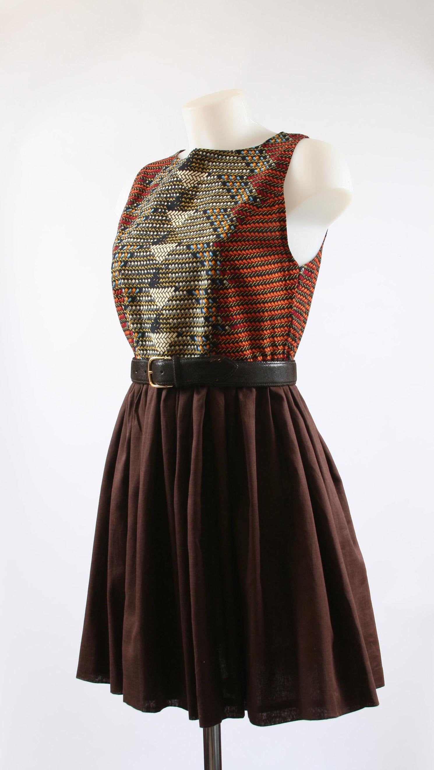 Wax-Kleid, Zickzack-Kreation-Kleid, Baumwollkleid Wax-Kleid, Zickzack-Kreation-Kleid, Baumwollkleid von ZIGZZAG