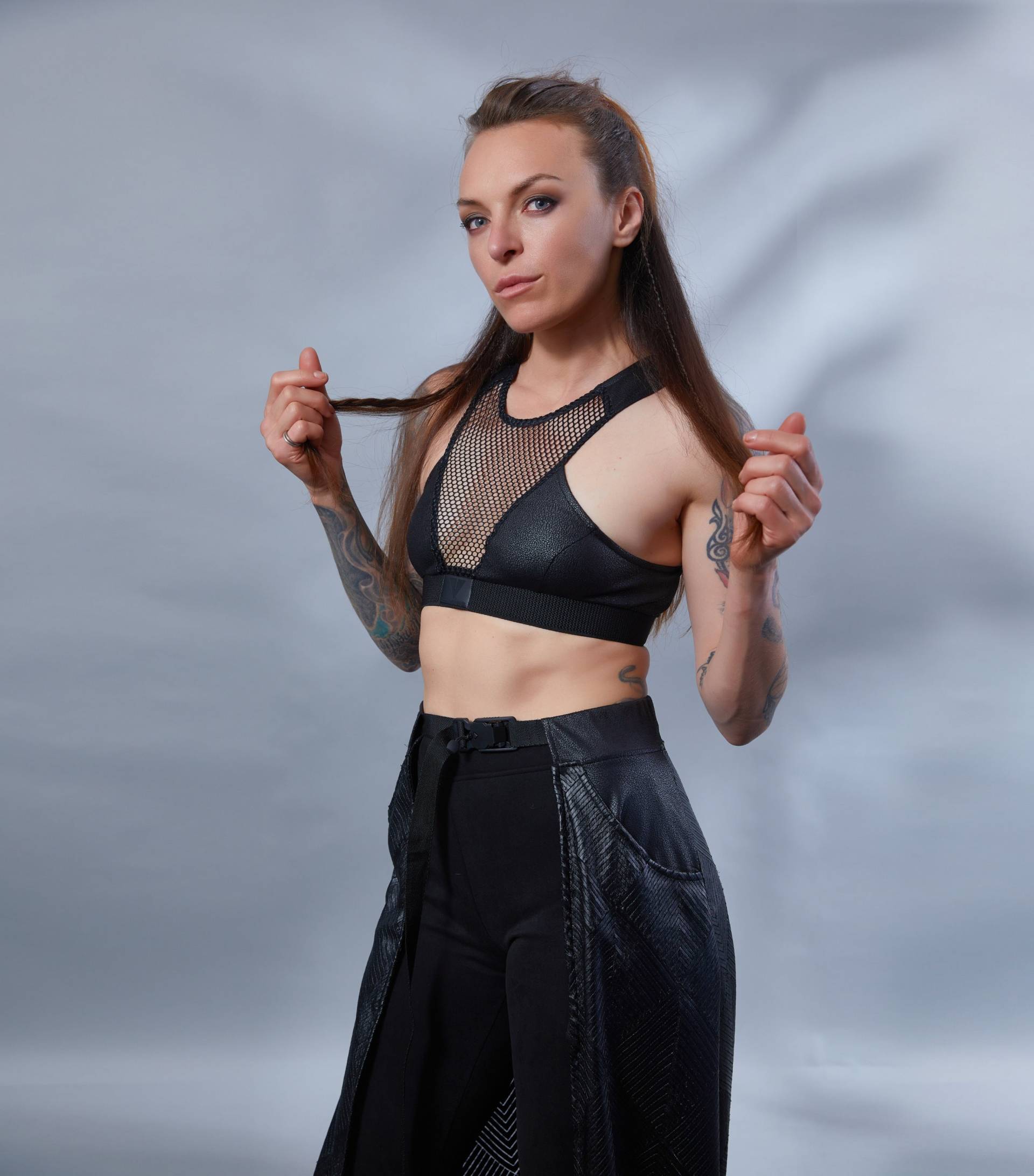 Schwarzes Crop Top, Alternative Bekleidung Sport-Bh Mesh - Ct7 Women von ZOLNAR