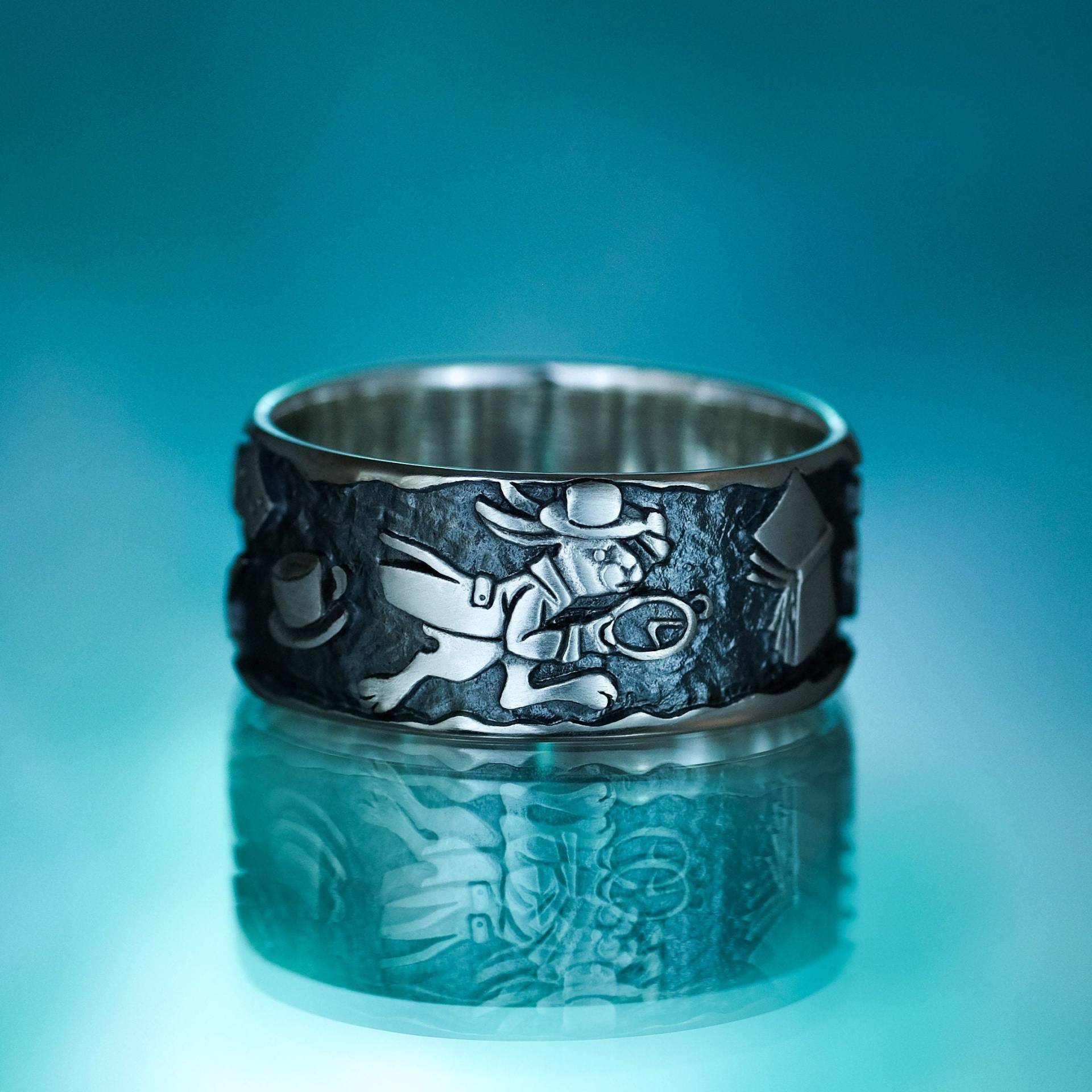 Alice Im Wunderland - Das Weiße Kaninchen Karten Breiter Ring Geschenk Für Sie Teetasse Alice Im Wunderland - Das Weiße Kaninchen Karten Breiter Ring Geschenk Für Sie Teetasse von ZORINAjewelryArt