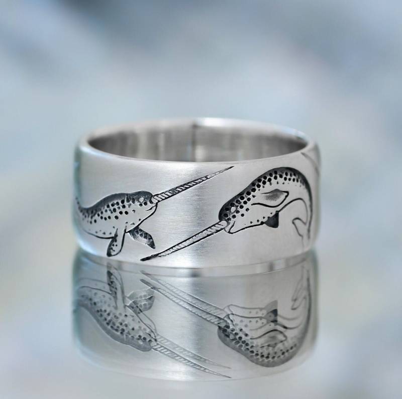 Meer "Einhorn" - Narwal Ring Unikatring Breiter Ring." von ZORINAjewelryArt