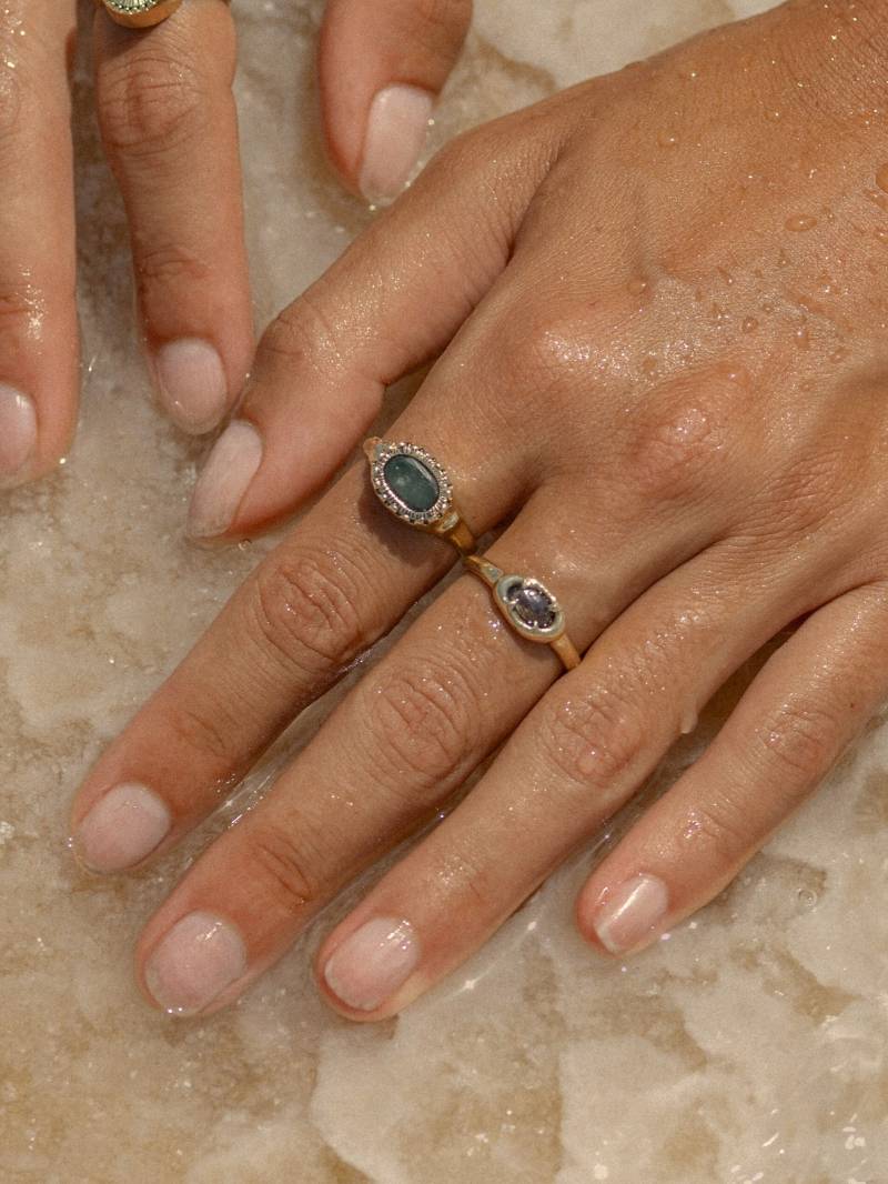 Goldring Mit Smaragd, Kann Birthstone Ring, Ovaler Smaragdring, Smaragd Lünette Schmuck, Echter Ring Für Frauen, Einzigartig von ZOZiJewelry