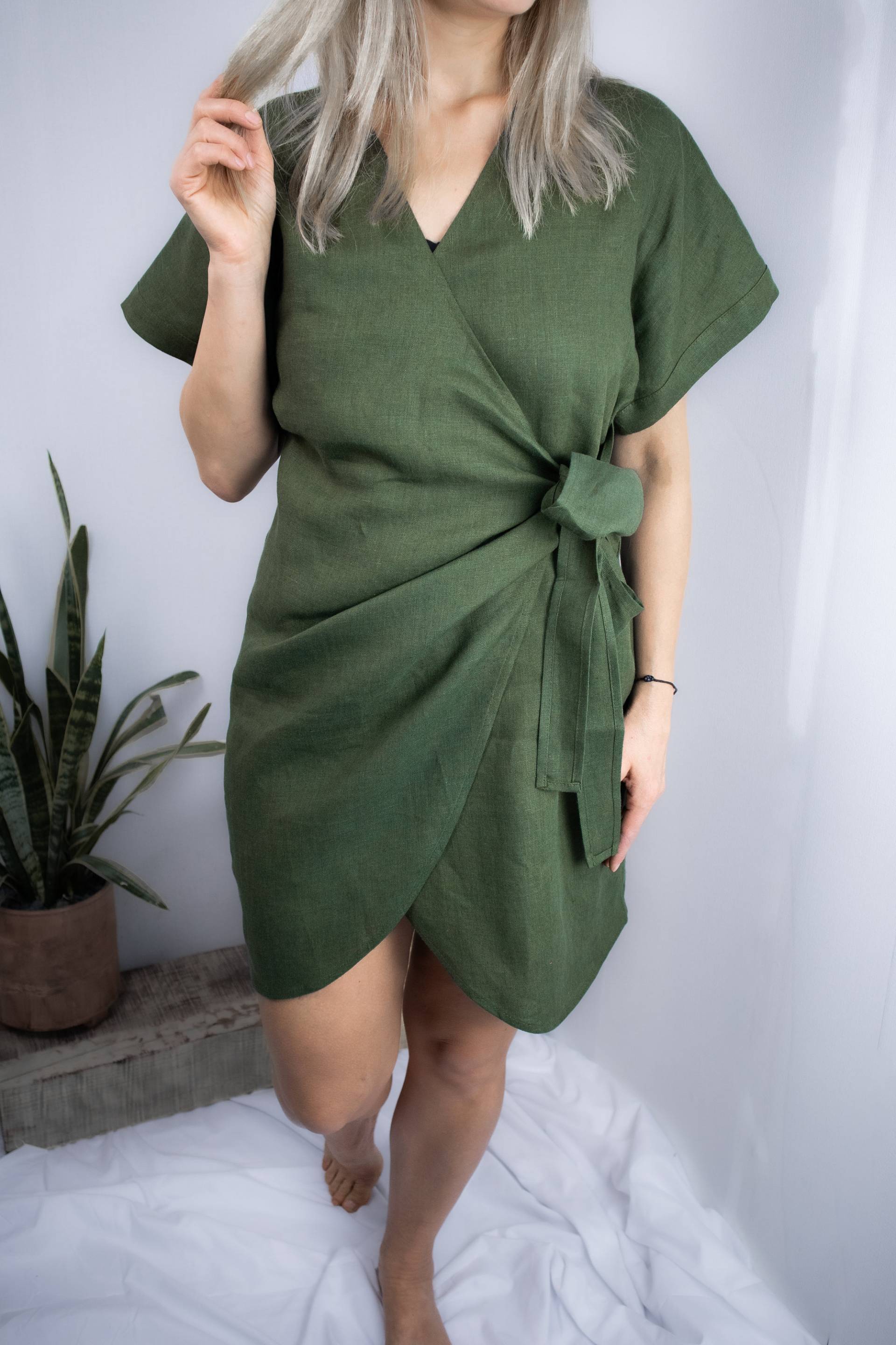 Waldgrün Wrap Leinen Kleid.sommer Kleid.kimono Ärmel Kleid.v-Ausschnitt Kleid.übergroßes Kleid.wide Kleid.resort Tragen von ZUZUis