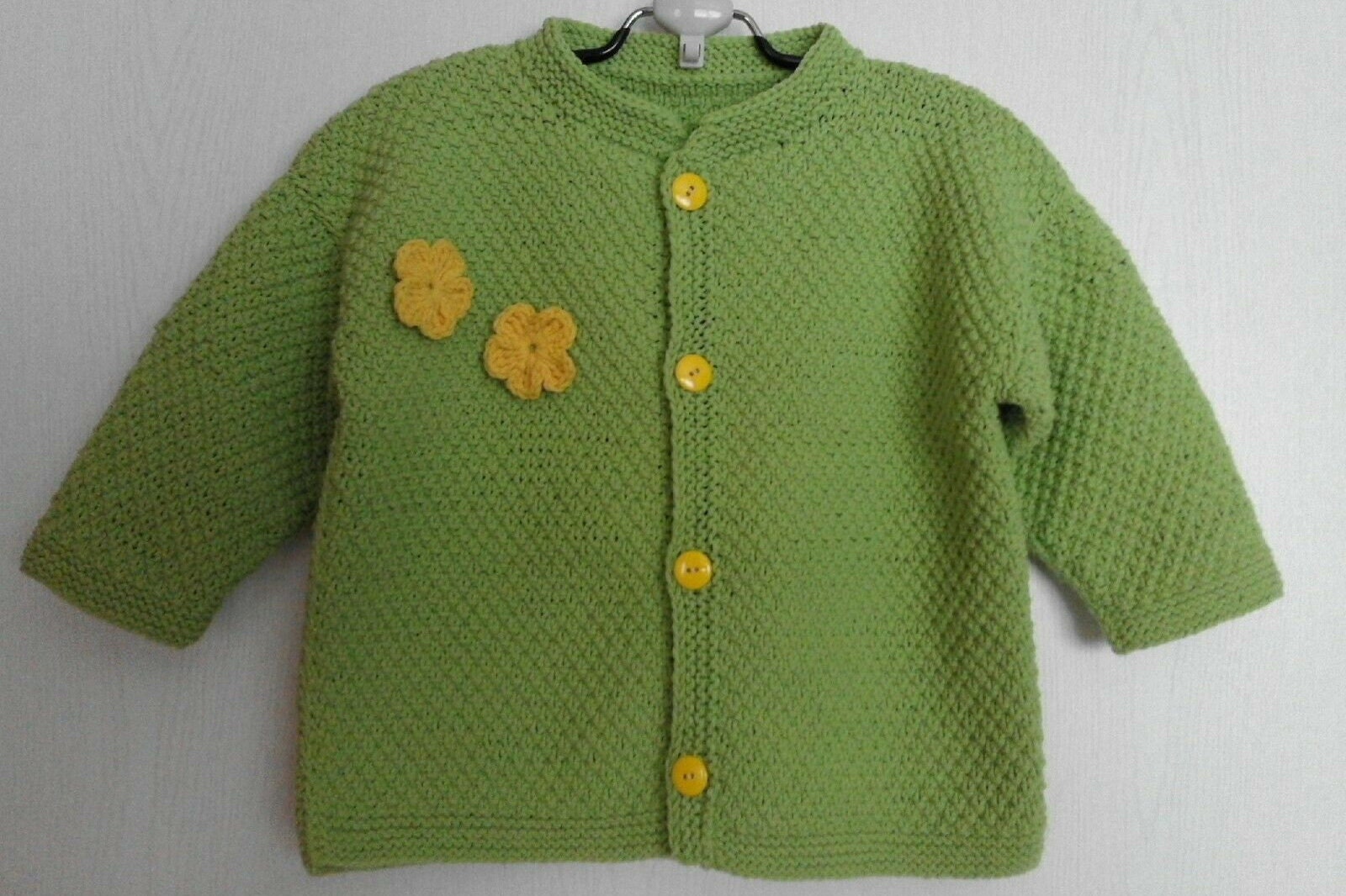 Babyjacke Babyjäckchen Gr. 86/92 Apfelgrün Mit Blütenapplikation Handgestrickt Babyjacke Babyjäckchen Gr. 86/92 Apfelgrün Mit Blütenapplikation Handgestrickt von ZabelinoWaren