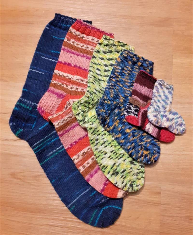 Socken Größe 38/39 Verschiedene Farben Und Muster Echte Handarbeit Keine Strickmaschine Socken Größe 38/39 Verschiedene Farben Und Muster Echte Handarbeit Keine Strickmaschine von ZabelinoWaren