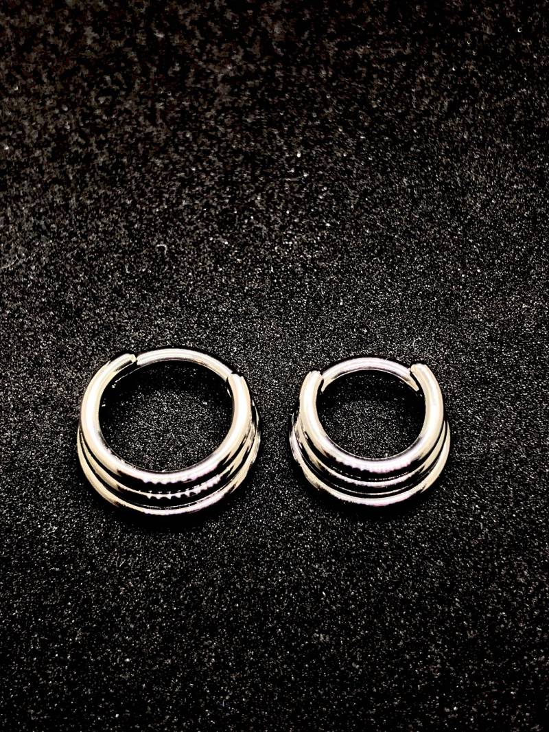 Titan-Dreifach-Septum-Ring Mit Scharnier. 18G, 16G Oder 14G Viele Durchmesser Verfügbar Titan-Dreifach-Septum-Ring Mit Scharnier. 18G, 16G Oder 14G Viele Durchmesser Verfügbar von ZadamerJewelry