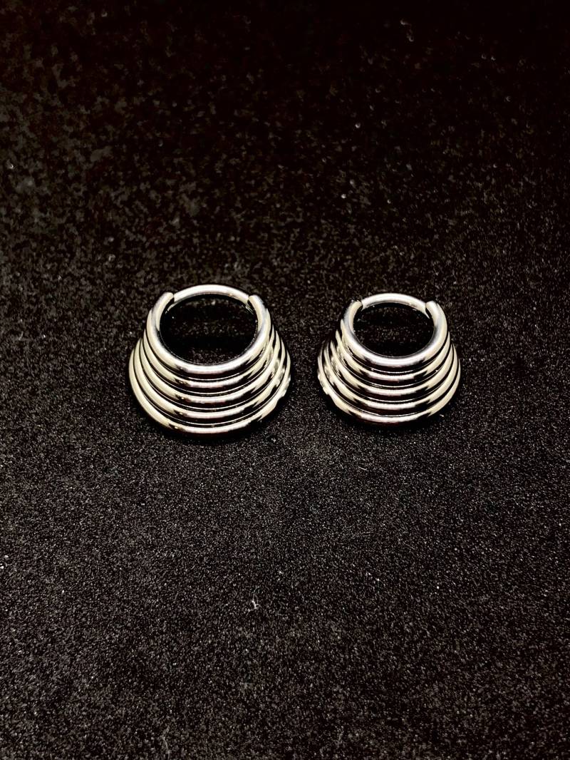Titan Fünffachring | 5-Ring Septum Klappklicker. 18G, 16G, 14G. Viele Durchmesser Erhältlich Titan Fünffachring | 5-Ring Septum Klappklicker. 18G, 16G, 14G. Viele Durchmesser Erhältlich von ZadamerJewelry