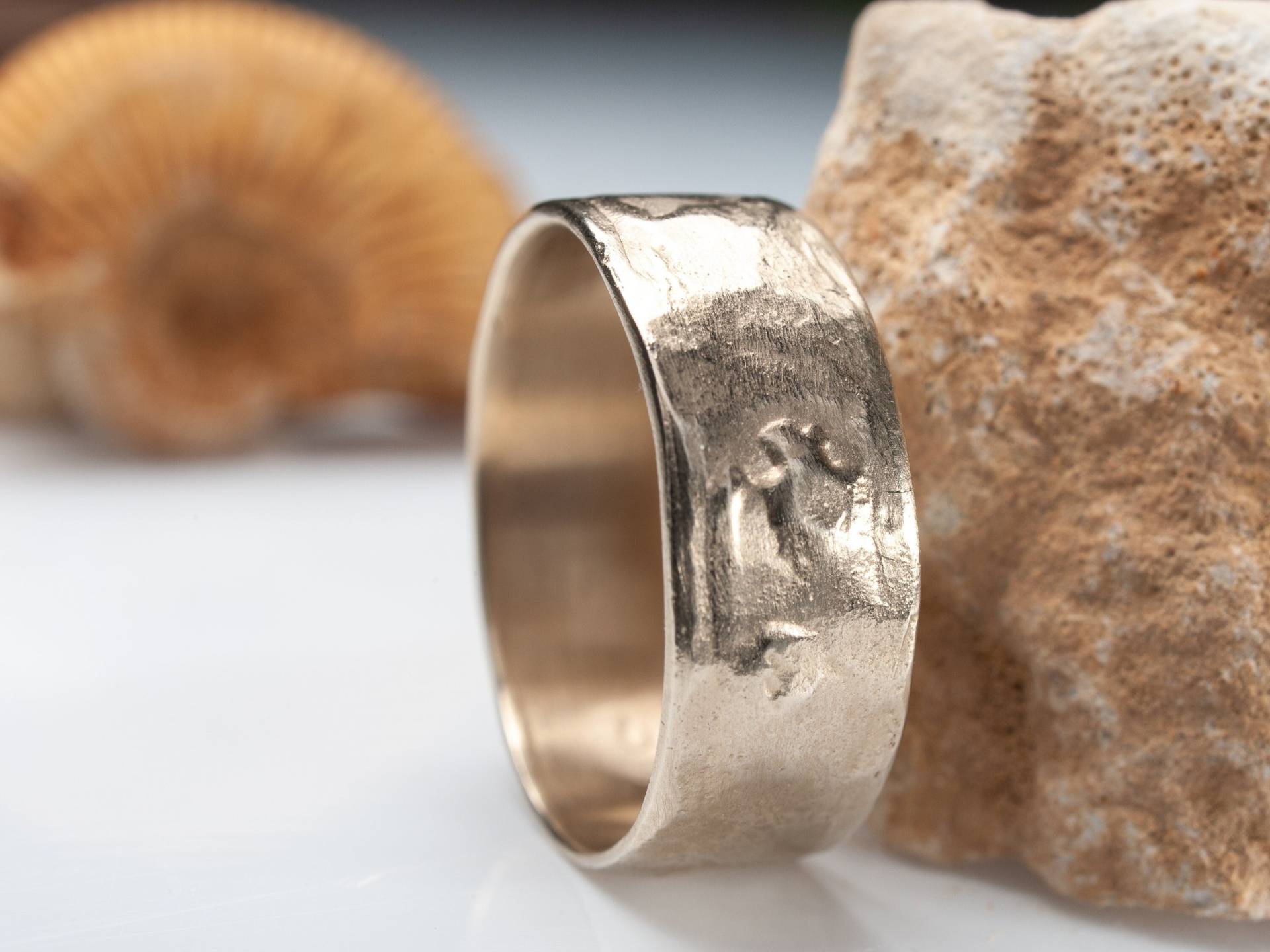 Breiter 14K Weißgold Ehering, 8 Mm Vintage Ehering Für Männer von ZadokGold