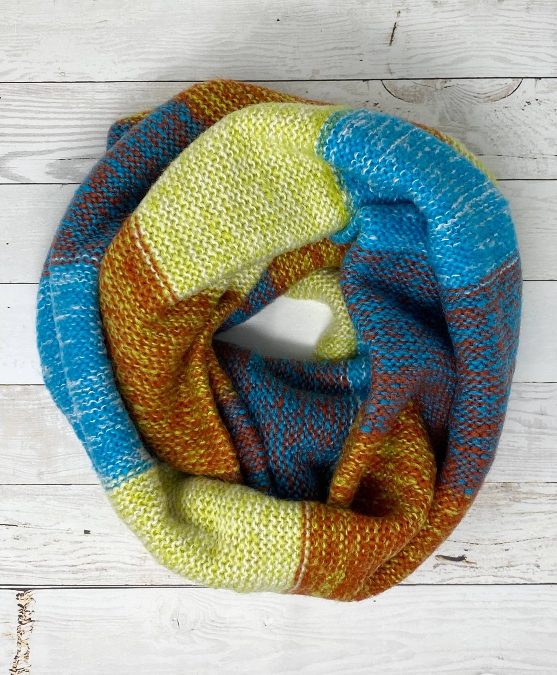 Blau, Orange Und Gelb Gestreifter Strick Mohair Wolle Schlauchschal Grobstrick Superweiche Halswärmer Kreis-Schleife Infinity-Schal Blau, Orange Und Gelb Gestreifter Strick Mohair Wolle Schlauchschal Grobstrick Superweiche Halswärmer Kreis-Schleife Infinity-Schal von ZaffreBoutique