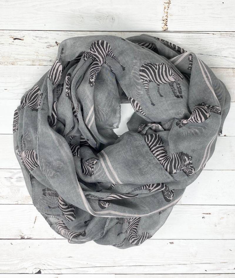 Grauer Schal Schwarz-Weiß Zebras Grauer Schal Schwarz-Weiß Zebras von ZaffreBoutique