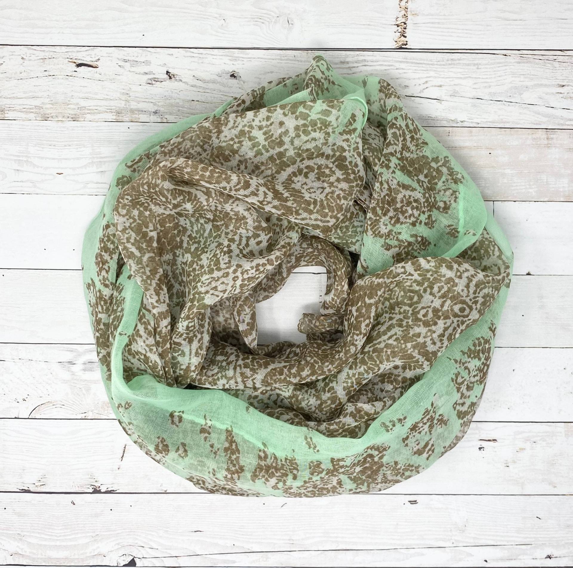 Mintgrün Und Graue Spitze Blume Voile Schal Wickeltuch, Geschenk Für Sie, Geschenk, Sommerschal Mintgrün Und Graue Spitze Blume Voile Schal Wickeltuch, Geschenk Für Sie, Geschenk, Sommerschal von ZaffreBoutique