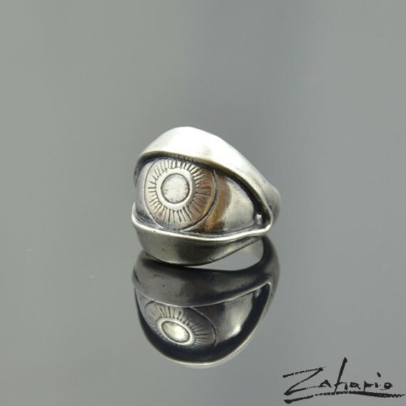 Ring Mit Silberfarbener Öse von Zahario