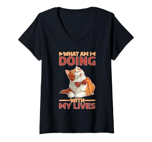 Damen What Am I Doing with My Lives Sarcastic Cat Puns T-Shirt mit V-Ausschnitt Damen What Am I Doing with My Lives Sarcastic Cat Puns T-Shirt mit V-Ausschnitt von Zahlreiche Leben existenzieller Katzenhumor