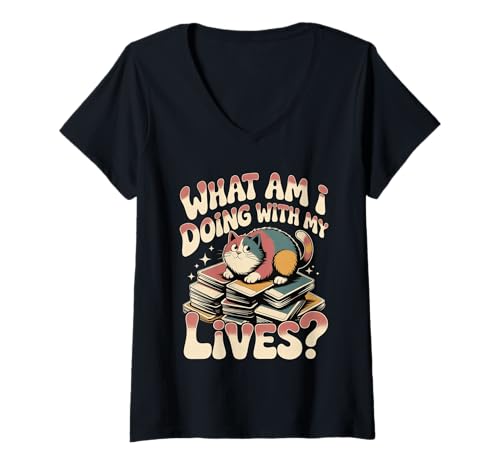 Damen What Am I Doing with My Lives Sarcastic Cat Puns - T-Shirt mit V-Ausschnitt Damen What Am I Doing with My Lives Sarcastic Cat Puns - T-Shirt mit V-Ausschnitt von Zahlreiche Leben existenzieller Katzenhumor