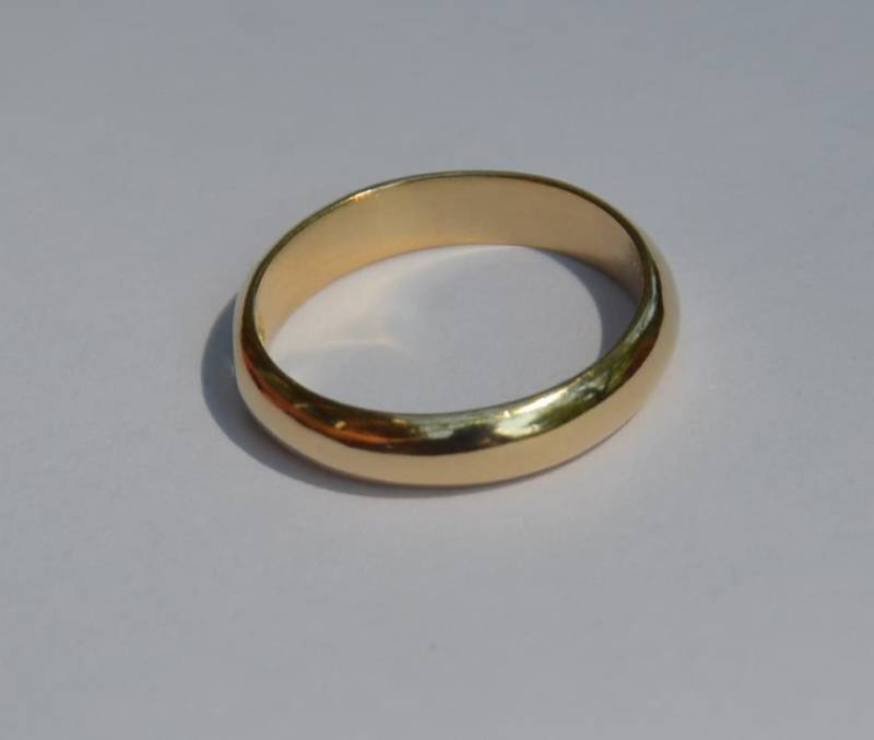 Schlichtes 14Kt Gelbgold 4mm Gewölbtes Ehering, Männer Schlichtes Gewölbtes Band, Unisex Ehering Schlichtes 14Kt Gelbgold 4mm Gewölbtes Ehering, Männer Schlichtes Gewölbtes Band, Unisex Ehering von Zahour