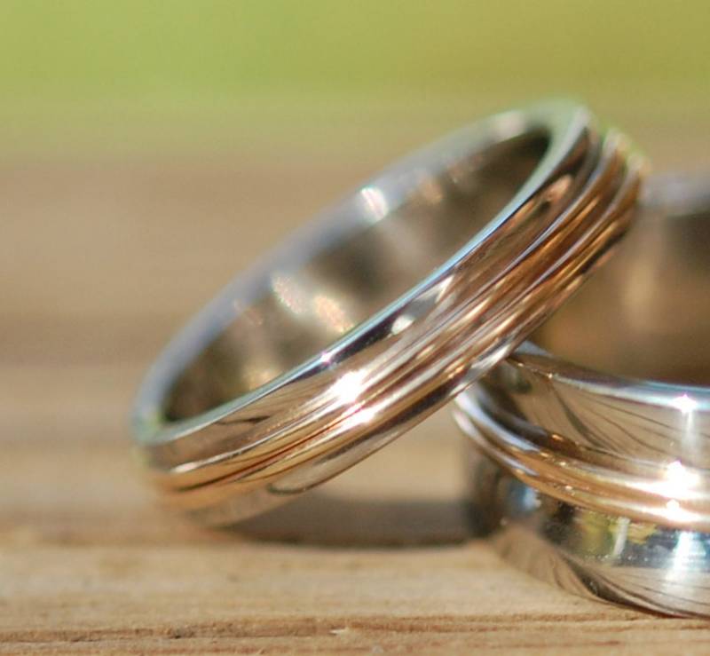 Weiß Und Gelbgold Weg Petite 4mm Hochzeit Band, Ihre Zwei Getönten Ehering Weiß Und Gelbgold Weg Petite 4mm Hochzeit Band, Ihre Zwei Getönten Ehering von Zahour
