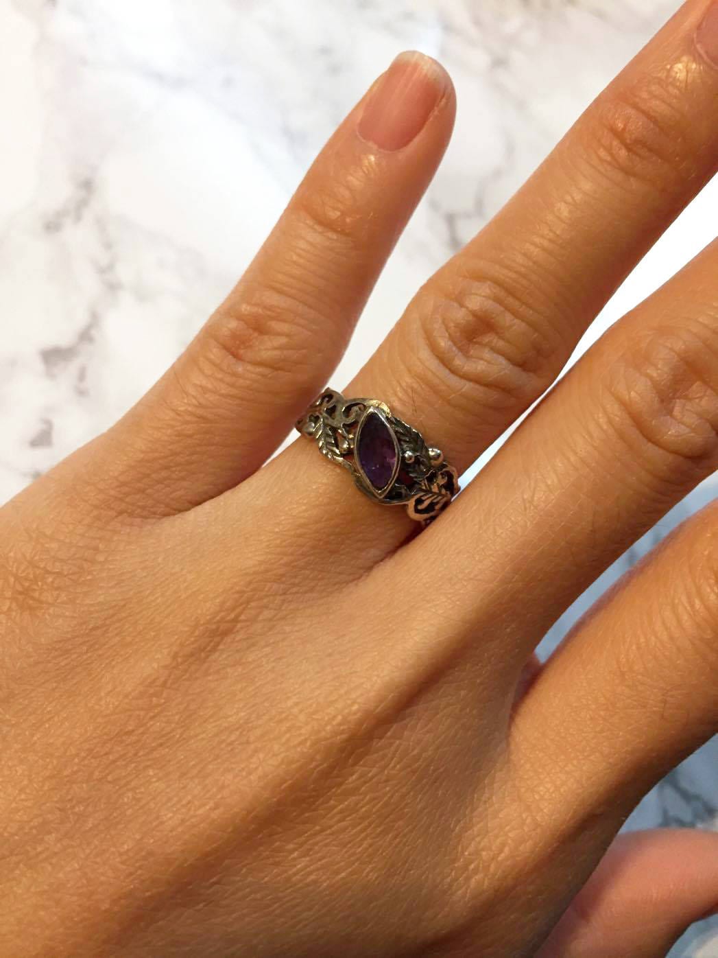 Oxidierter Gealterter Sterlingsilber-Amethyst-Ring Oxidierter Gealterter Sterlingsilber-Amethyst-Ring von ZaineCanada