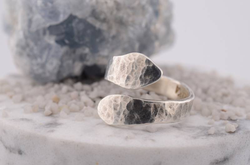 925 Gehämmerter Echtsilber Spiralring, Geschenk Für Sie von ZakaSchmuck