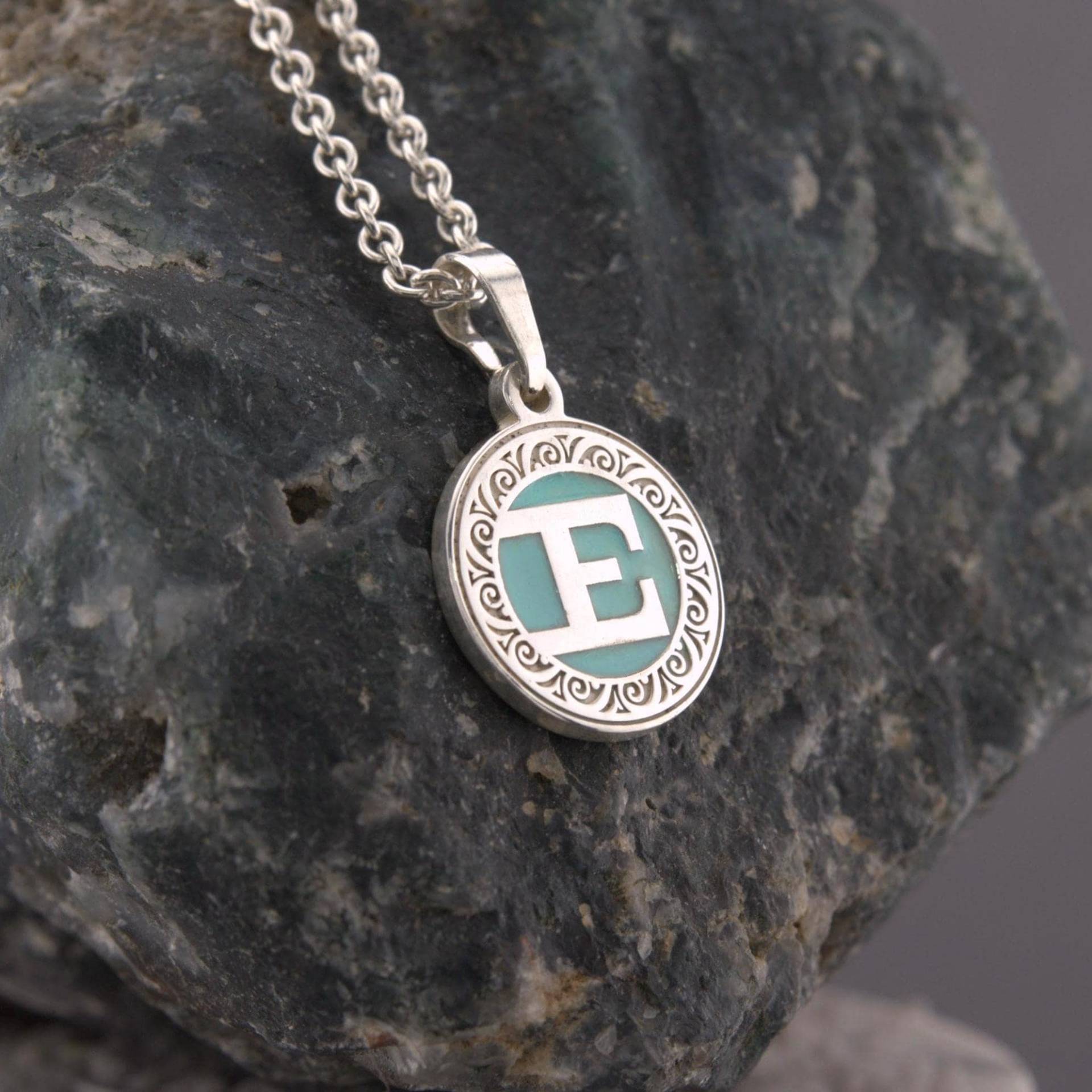 Personalisierte Buchstaben-Halskette - 925Er Silber Mit Uv-Emaille Runde Anhänger-Kette Anfangsbuchstabe Geschenk Für Sie Personalisierte Buchstaben-Halskette - 925Er Silber Mit Uv-Emaille Runde Anhänger-Kette Anfangsbuchstabe Geschenk Für Sie von ZakaSchmuck