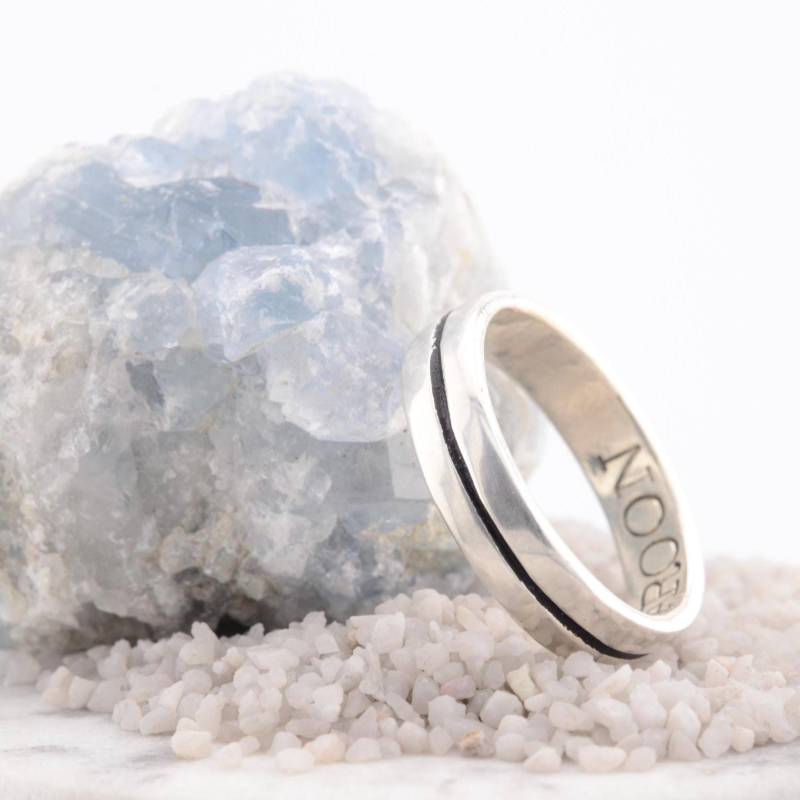 Schwarze Linie Herren Band Ring in Sterling Silber. Herren-Ring Oder Ehering. 925 Silber Ringe. Weihnachtsgeschenke Für Mann Männer Ihn von ZakaSchmuck