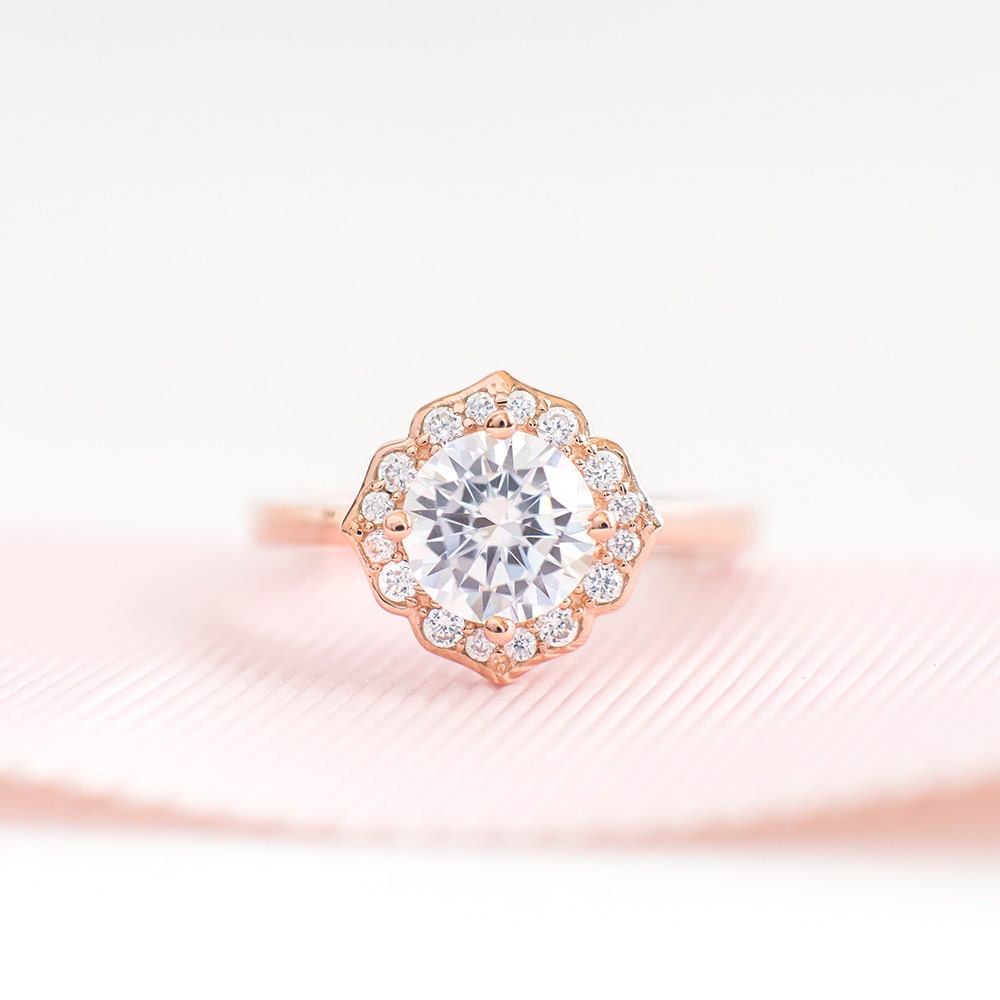 Verlobungsring Aus Roségold - Einzigartiger Vintage-Ring Mit Rundem Cz-Kristall Sterlingsilber Art-Deco-Ring Verlobungsring Aus Roségold - Einzigartiger Vintage-Ring Mit Rundem Cz-Kristall Sterlingsilber Art-Deco-Ring von ZakviJewels