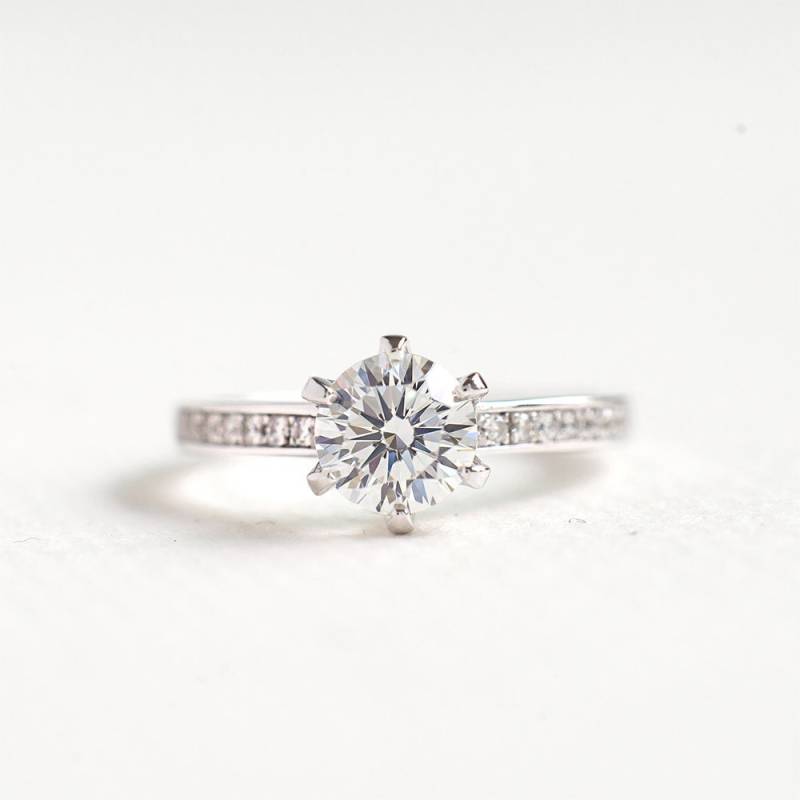 sterlingsilber Solitär-Ring 1 Karat - Kanal Set Verlobungsring Brillant Schliff Zirkonia Ring 6 Zinken Versprechen A43 sterlingsilber Solitär-Ring 1 Karat - Kanal Set Verlobungsring Brillant Schliff Zirkonia Ring 6 Zinken Versprechen A43 von ZakviJewels