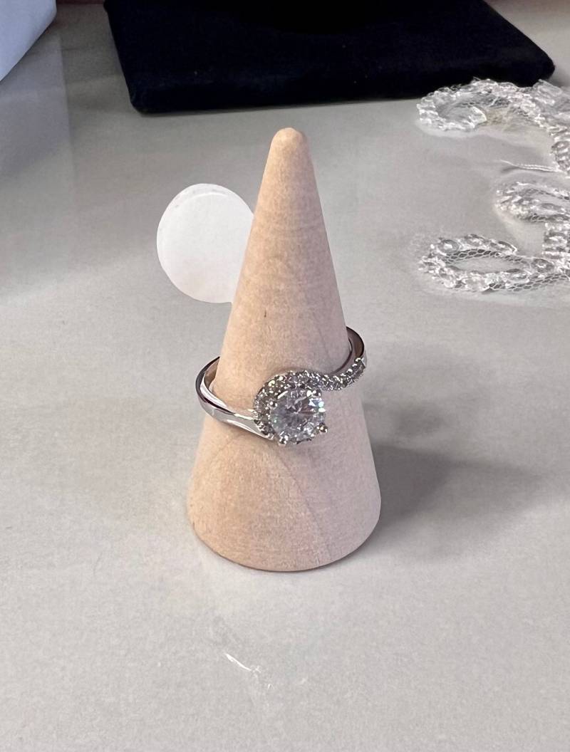 Ring Diamond Dupe Ring Diamond Dupe von Zaleyna