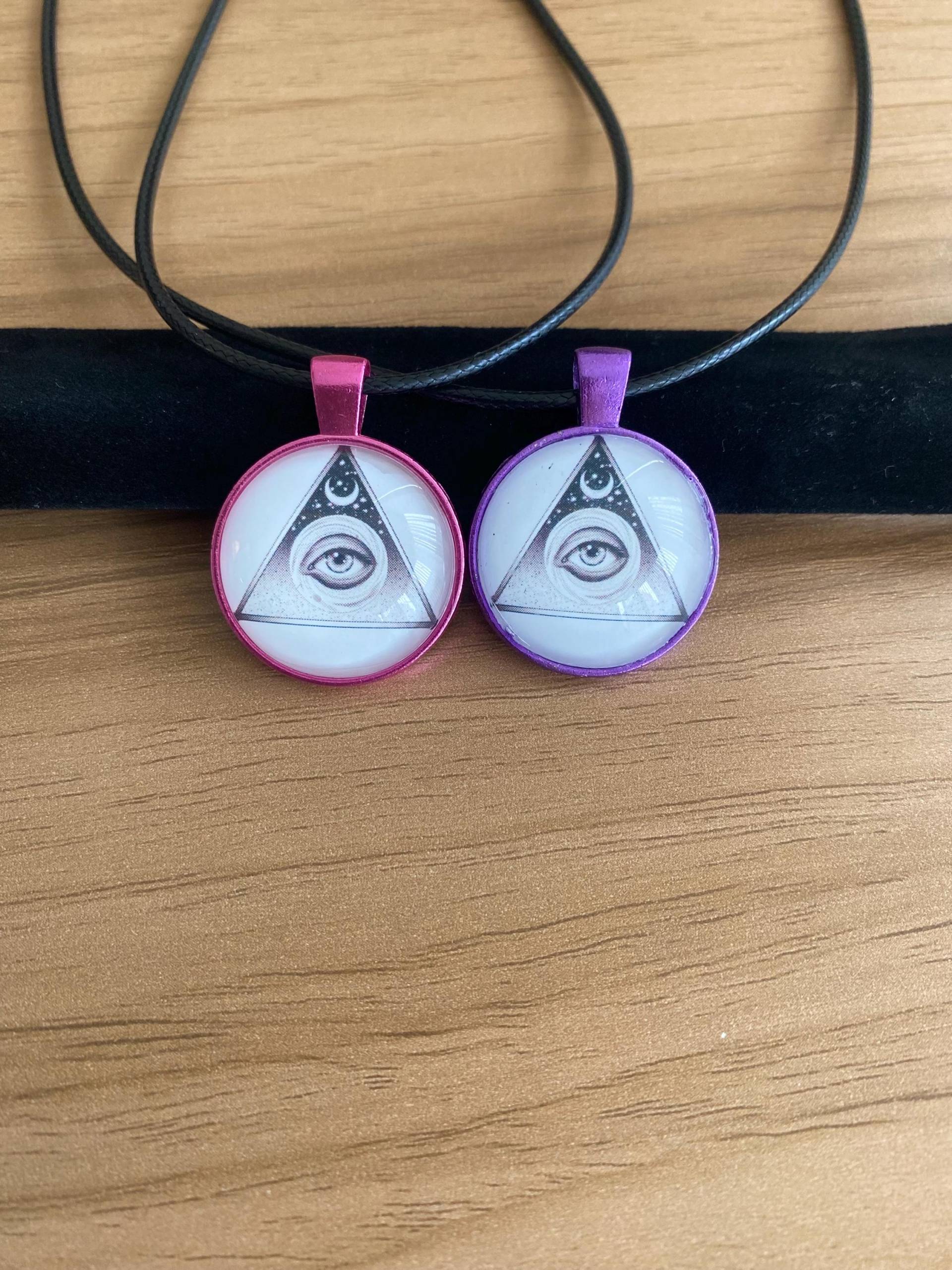 Drittes Auge Anhänger Halskette, Lila, Rosa Mikro Zeichnung, Handgemachter Schmuck, Alles Sehende Auge, Böses Ein Von Einer Art Drittes Auge Anhänger Halskette, Lila, Rosa Mikro Zeichnung, Handgemachter Schmuck, Alles Sehende Auge, Böses Ein Von Einer Art von ZanSchaeferArt