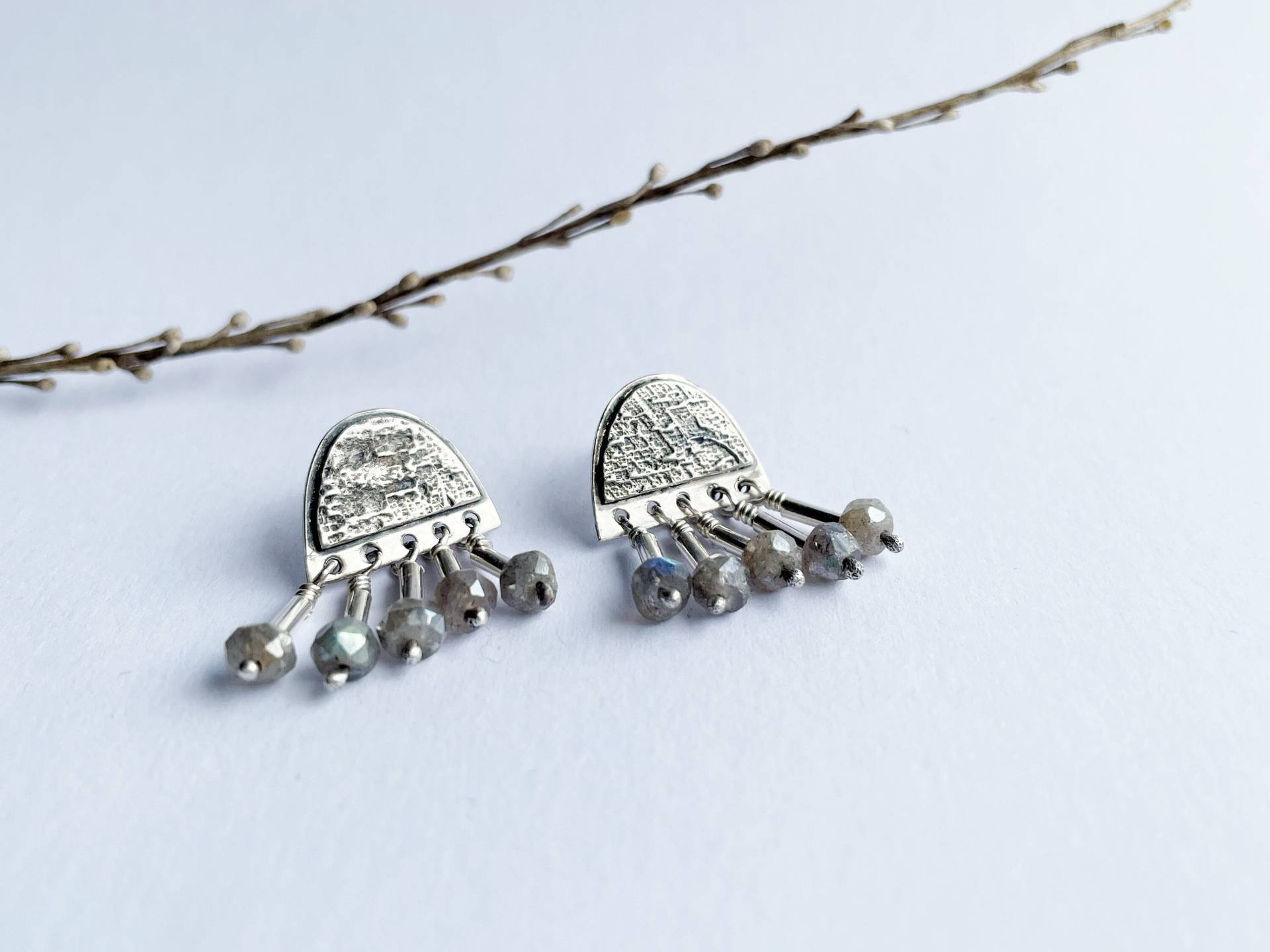 Handgemachte Original Design Eine Von Einer Art Sterling Silber Und Recycelte Labradorit Edelstein Perle Ohrstecker Handgemachte Original Design Eine Von Einer Art Sterling Silber Und Recycelte Labradorit Edelstein Perle Ohrstecker von ZanceDesign