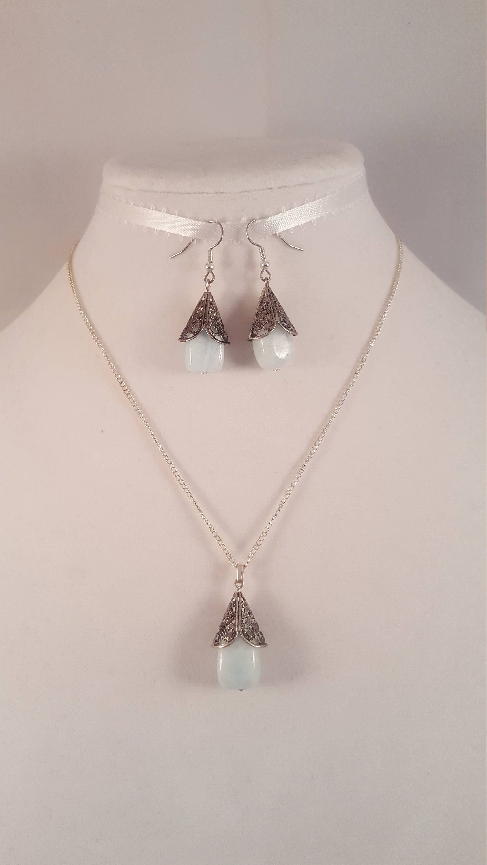 Aquamarin-Nugget-Collier-Set Aquamarin-Nugget-Collier-Set von ZannesUniqueBoutique