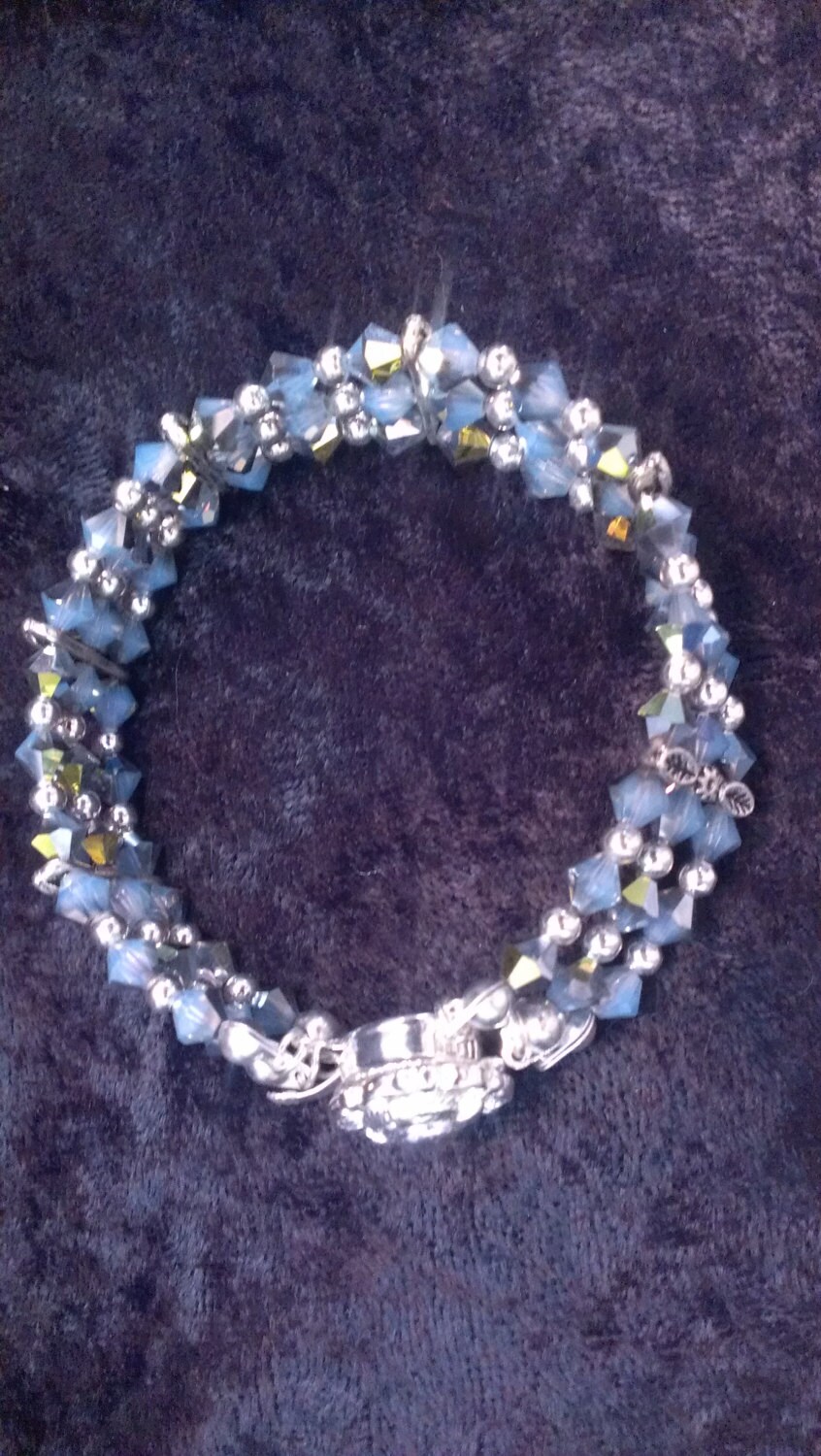 Dreifachstrang Kristall Armband Dreifachstrang Kristall Armband von ZannesUniqueBoutique