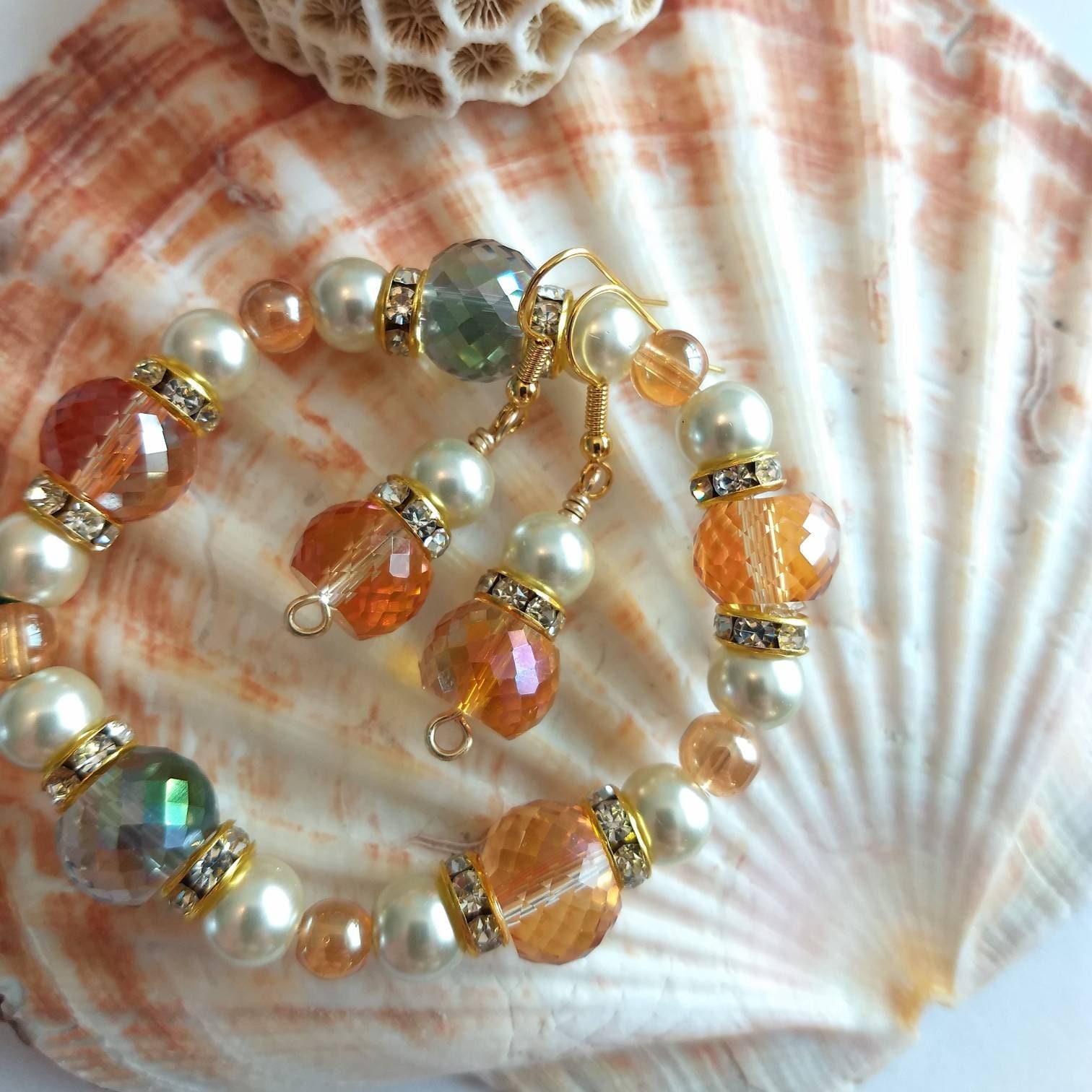 Orange Swarovski Kristallohrringe, Gold Kristall Und Perle Ohrringe, Swarovski, Muttertag Orange Swarovski Kristallohrringe, Gold Kristall Und Perle Ohrringe, Swarovski, Muttertag von ZanpaSeaGlassJewelry