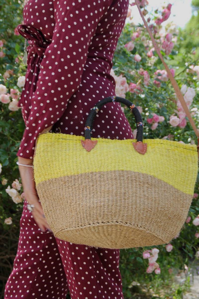 Korbtasche Aus Sisal, Handgewebt Kenia, Kitenge Innenfutter, Kiondo, Crossbody Möglich Oder Als Handtasche, Perlen Details von ZanziZanzi