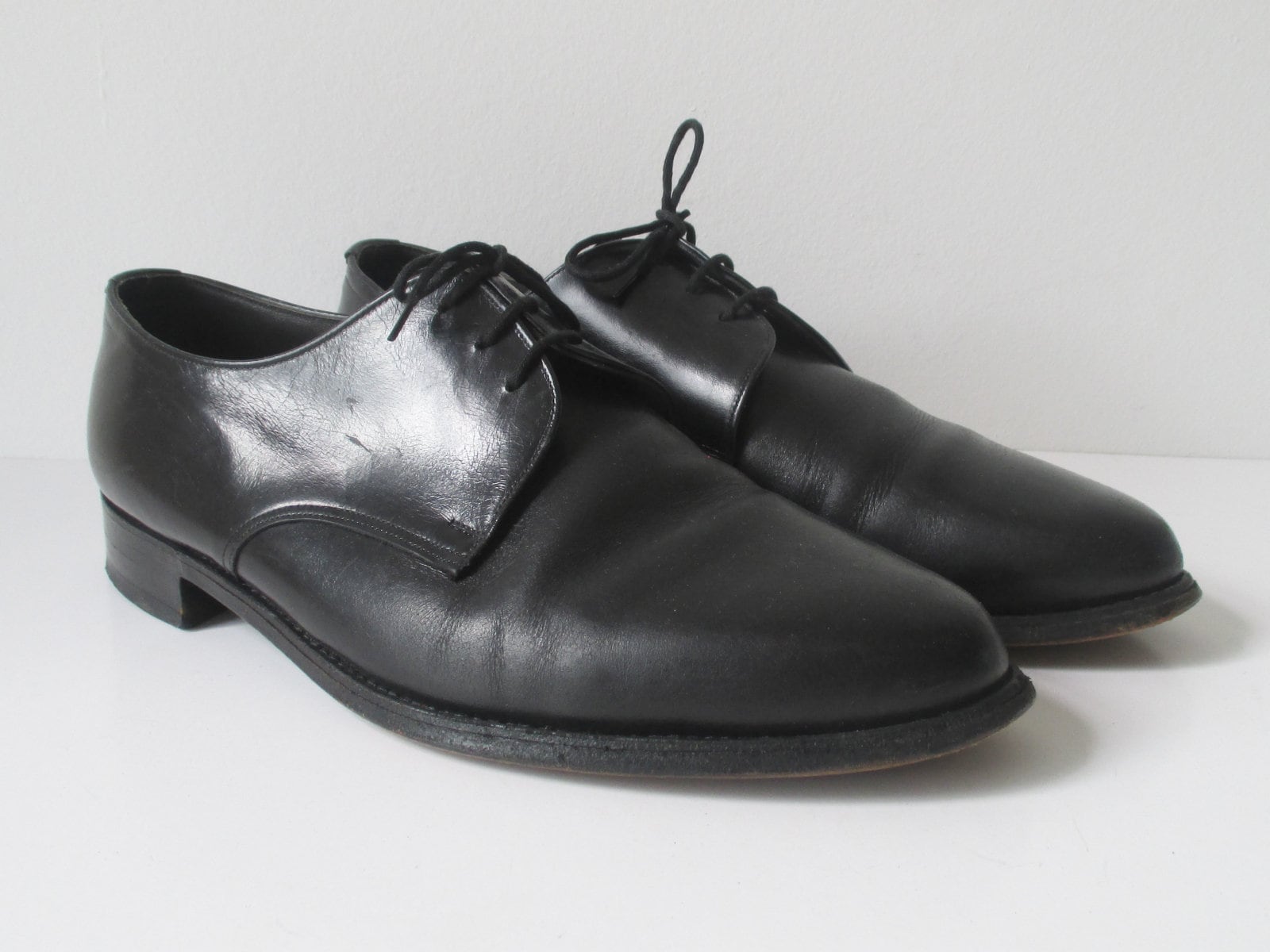 Schwarze Vintage 60S Herren Schnürschuhe in Schwarz // Größe 42 von Zappasvintage