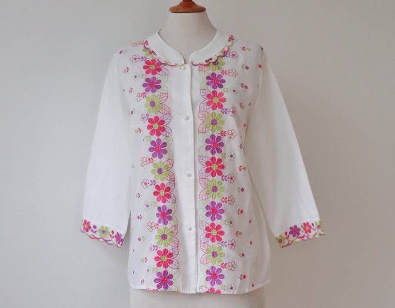 Vintage Bluse Bestickt in Weiß // Bellanet Größe 44 Vintage Bluse Bestickt in Weiß // Bellanet Größe 44 von Zappasvintage
