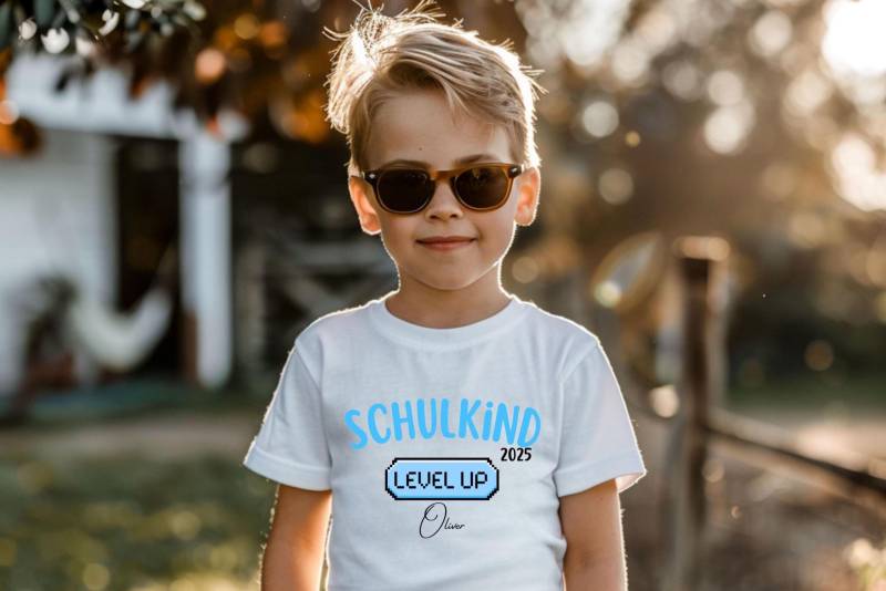 Personalisiertes Ersttagsgeschenk T-Shirt - Level Up Gamer Design von ZaraLuxeStudio