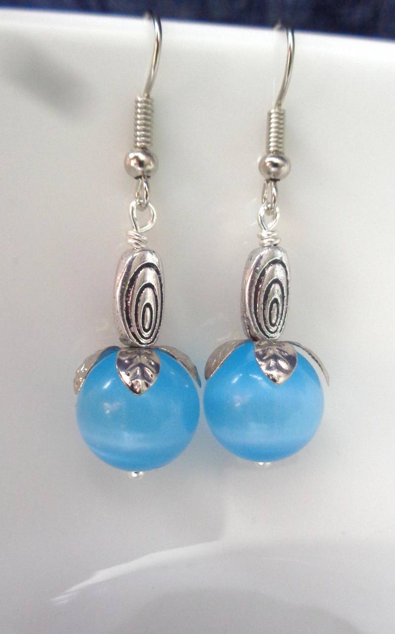 Blaue Katzenauge Ohrringe Silber Finish von ZareenDesigns