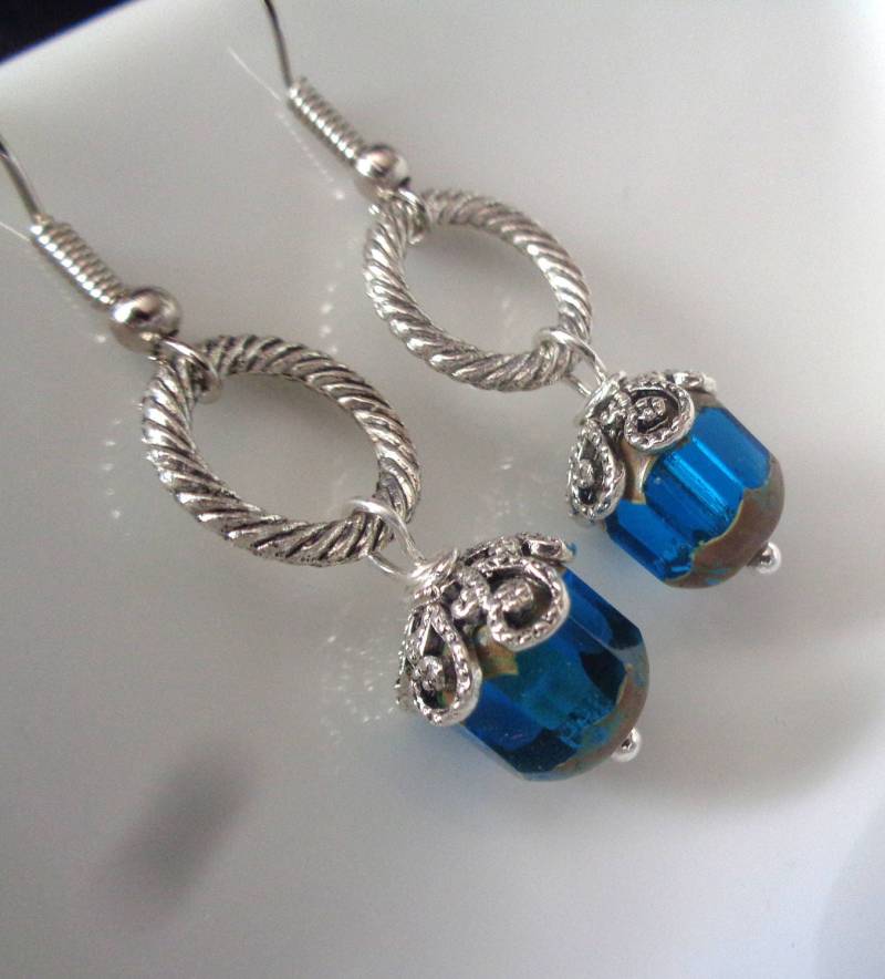 Blaue Picasso Glasohrringe Antik Silber Finish von ZareenDesigns