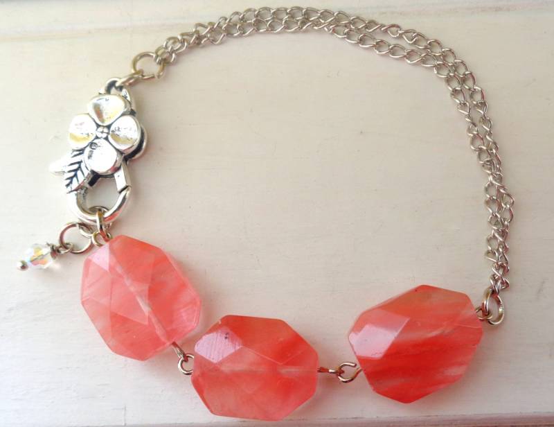 Chunky Rosenquarz Armband Mit Blumenverschluss von ZareenDesigns