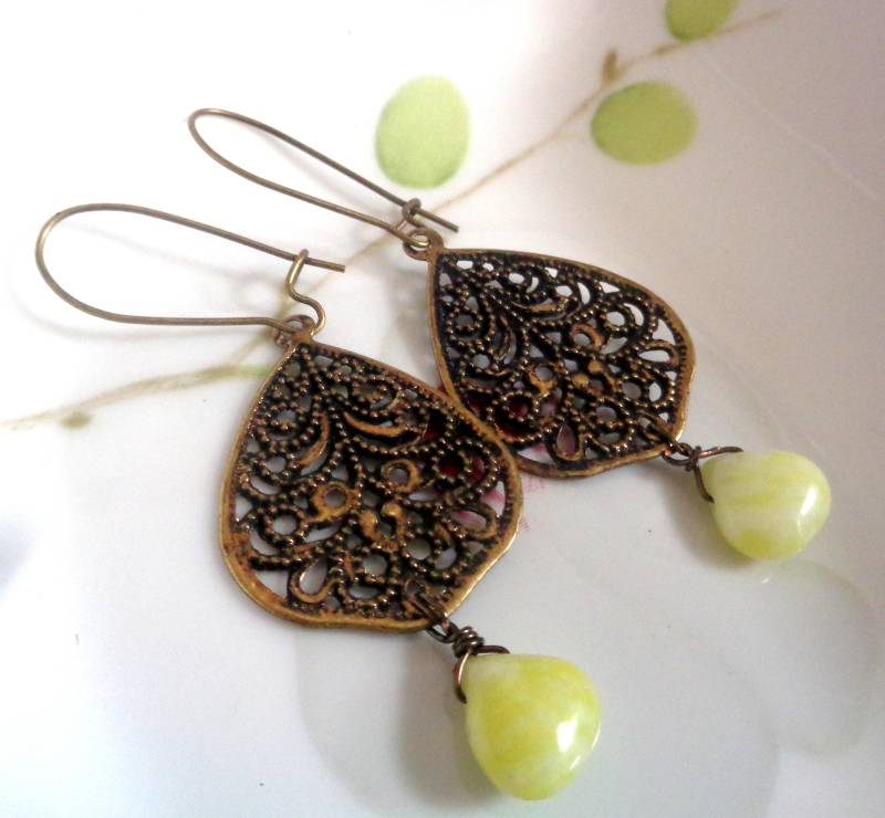 Filigrane Blattohrringe Gelber Achat Boho Ohrringe von ZareenDesigns