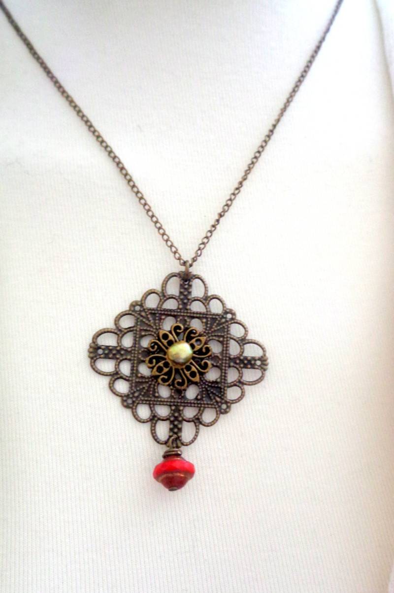 Filigrane Halskette Antik Messing Quadrat Anhänger, 18 "Kette von ZareenDesigns