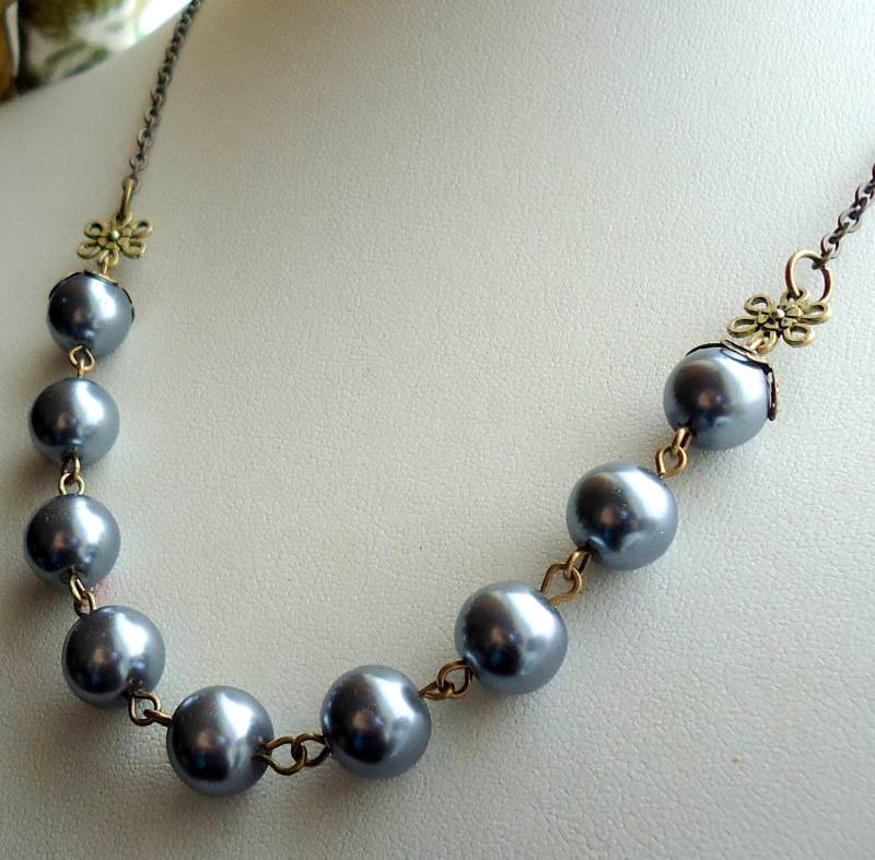 Graue Glasperlenkette Eleganter Brautschmuck Graue Glasperlenkette Eleganter Brautschmuck von ZareenDesigns