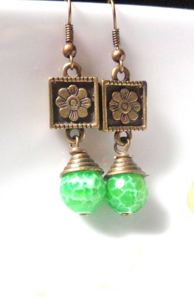 Grüne Achat Ohrringe Antikes Messing-Finish von ZareenDesigns