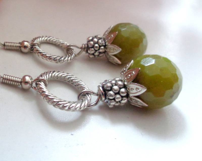 Grüner Achat Ohrringe Antikes Silber Zubehör von ZareenDesigns