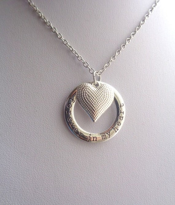 Herz Anhänger Mit Gravur Für Immer in Deinem Herzen von ZareenDesigns