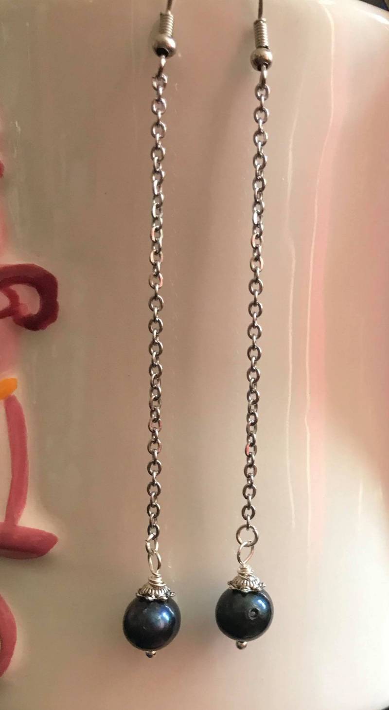 Lange Pfau Perlen Ohrringe Silberne Kettenohrringe von ZareenDesigns